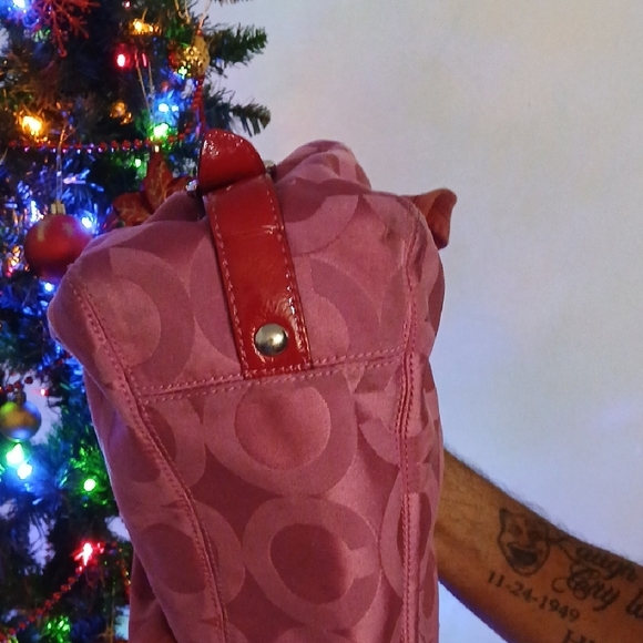 Coach Fuchsia Shoulder Bag - Picture 4 of 9